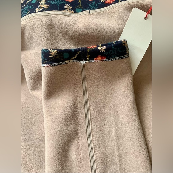 Navy Blue Floral Print Fleece Lined Leggings NWT - Picture 3 of 10